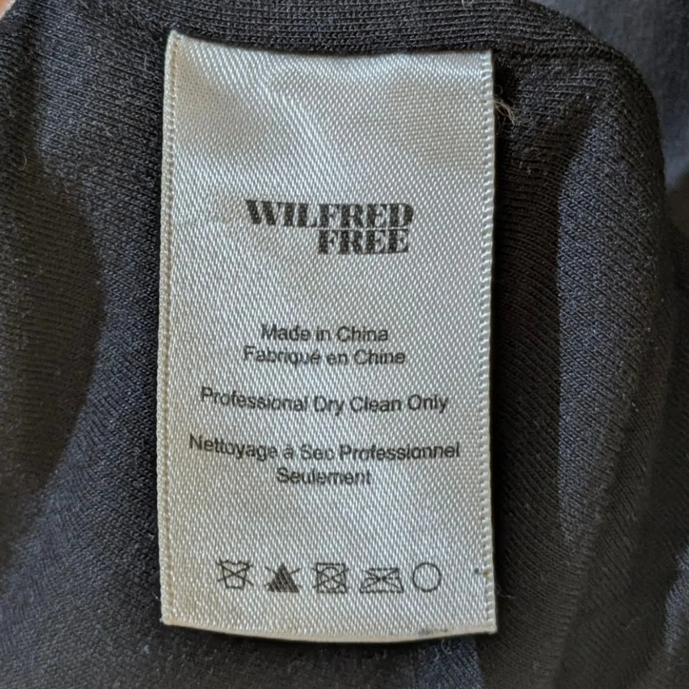 Aritzia - Wilfred Black Sheath Mini Dress Scoop Neck Short Sleeve - Picture 6 of 7